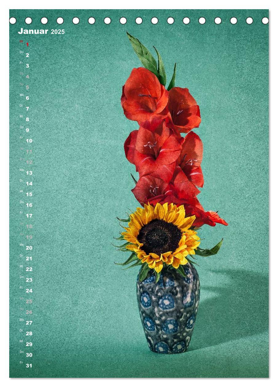 Bild: 9783457048610 | Blumenschmuck in Bunzlau Keramik (Tischkalender 2025 DIN A5 hoch),...