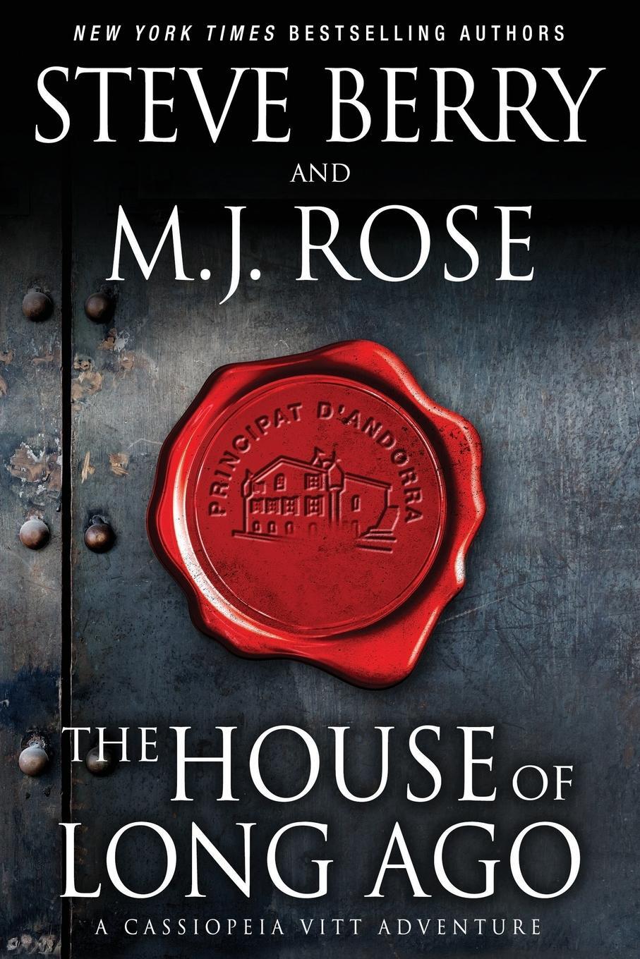 Cover: 9781952457050 | The House of Long Ago | A Cassiopeia Vitt Adventure | M. J. Rose