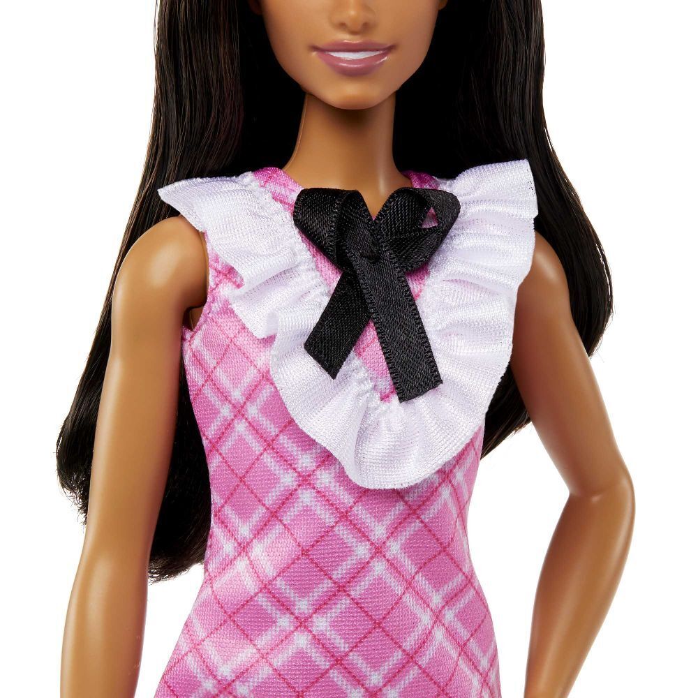 Bild: 194735094233 | Barbie Fashionistas-Puppe mit schwarzem Haar und Karokleid | Stück