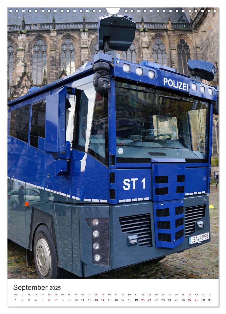 Bild: 9783435877195 | Tag der Polizei (Wandkalender 2025 DIN A3 hoch), CALVENDO...