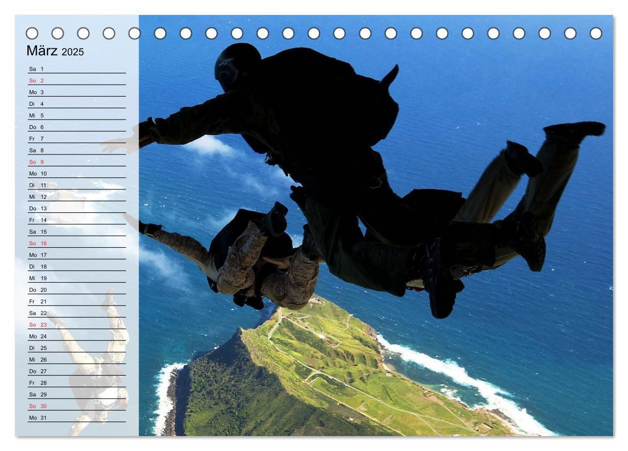 Bild: 9783435546633 | Fallschirmspringer. Absprung der U.S. Navy Seals (Tischkalender...