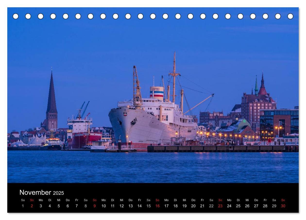 Bild: 9783435716135 | Unterwegs in der Hansestadt Rostock (Tischkalender 2025 DIN A5...