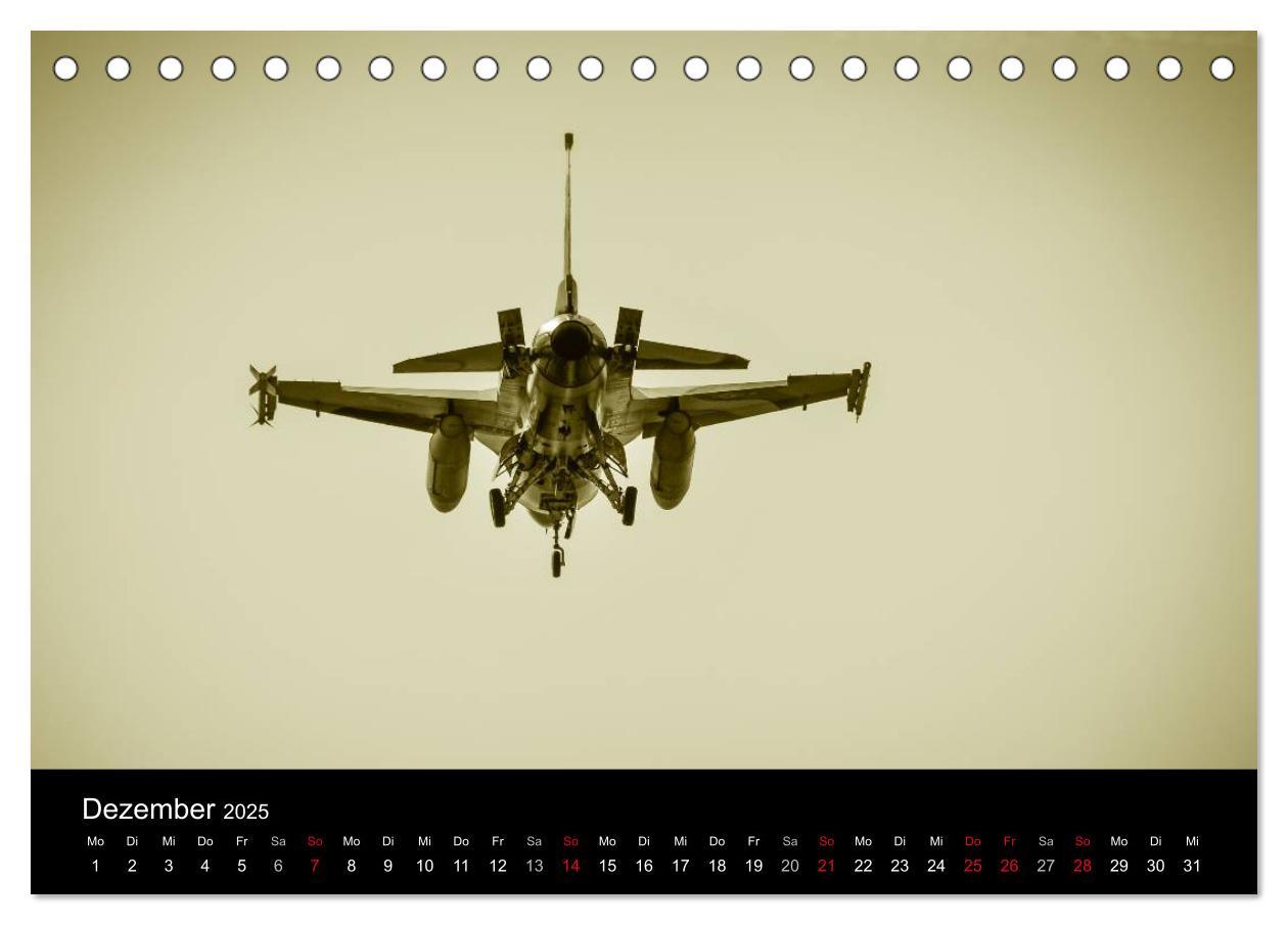 Bild: 9783435728961 | F-16 Fliegende Legende (Tischkalender 2025 DIN A5 quer), CALVENDO...