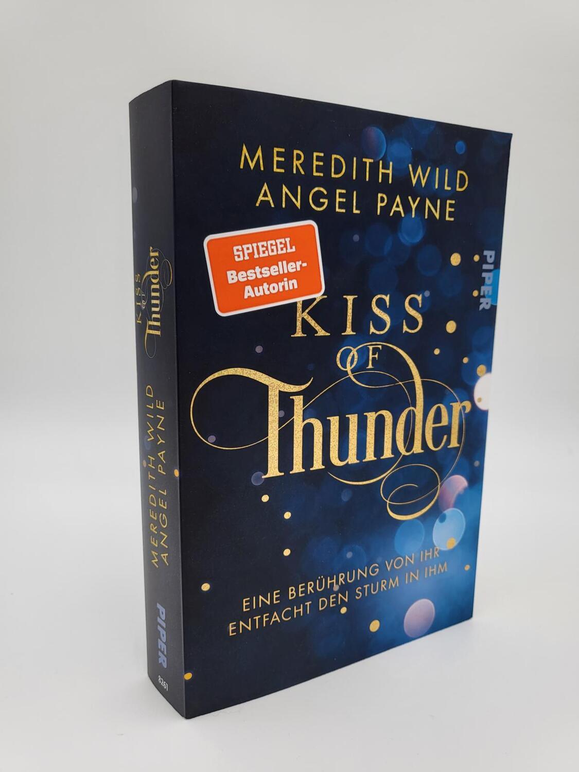 Bild: 9783492282611 | Kiss of Thunder | Meredith Wild (u. a.) | Taschenbuch | Deutsch | 2022