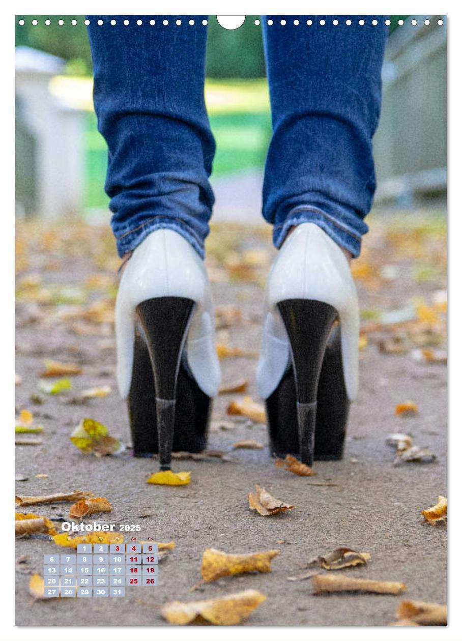 Bild: 9783435970957 | Stiefel und High Heels im Herbst (Wandkalender 2025 DIN A3 hoch),...