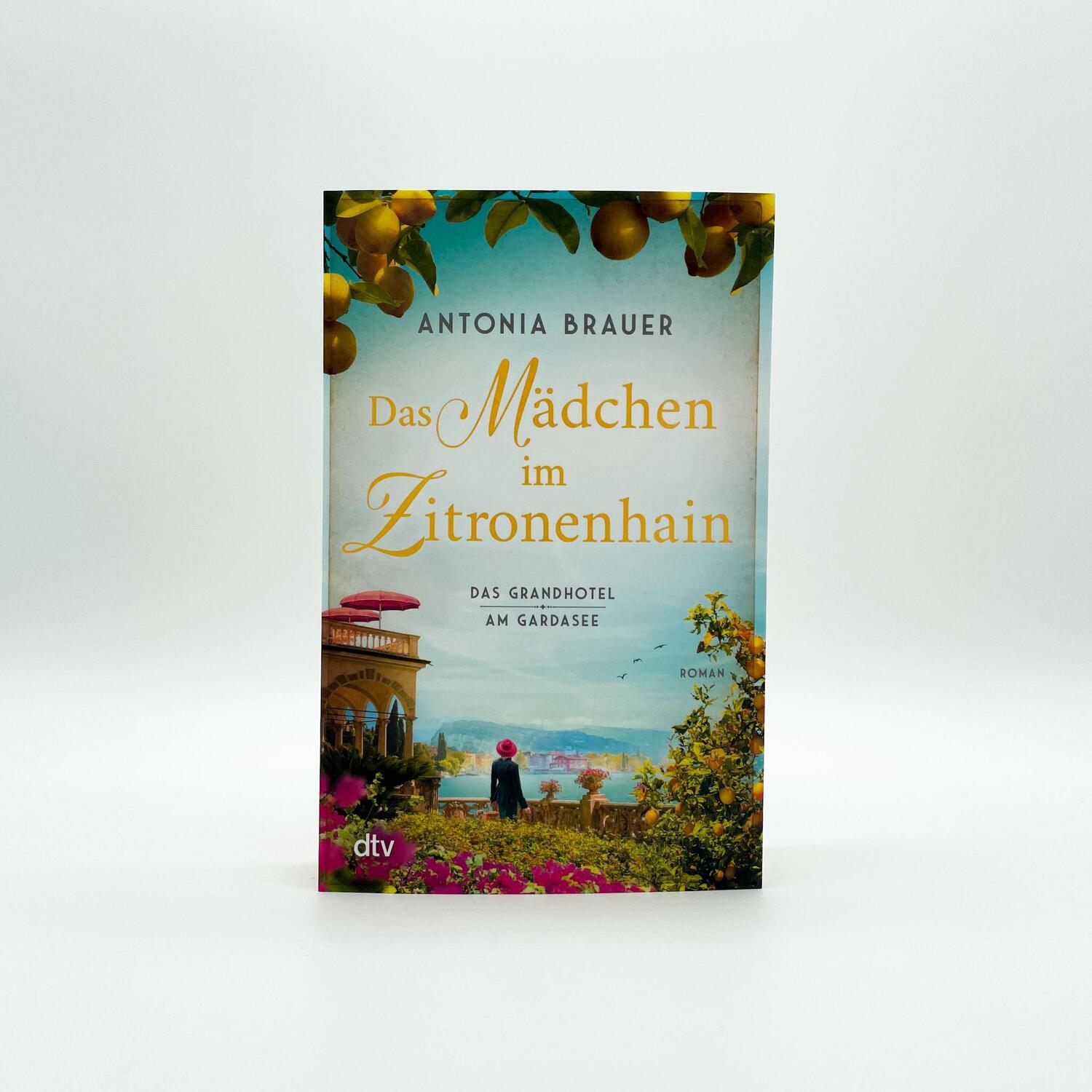 Bild: 9783423218610 | Das Mädchen im Zitronenhain | Antonia Brauer | Taschenbuch | 448 S.