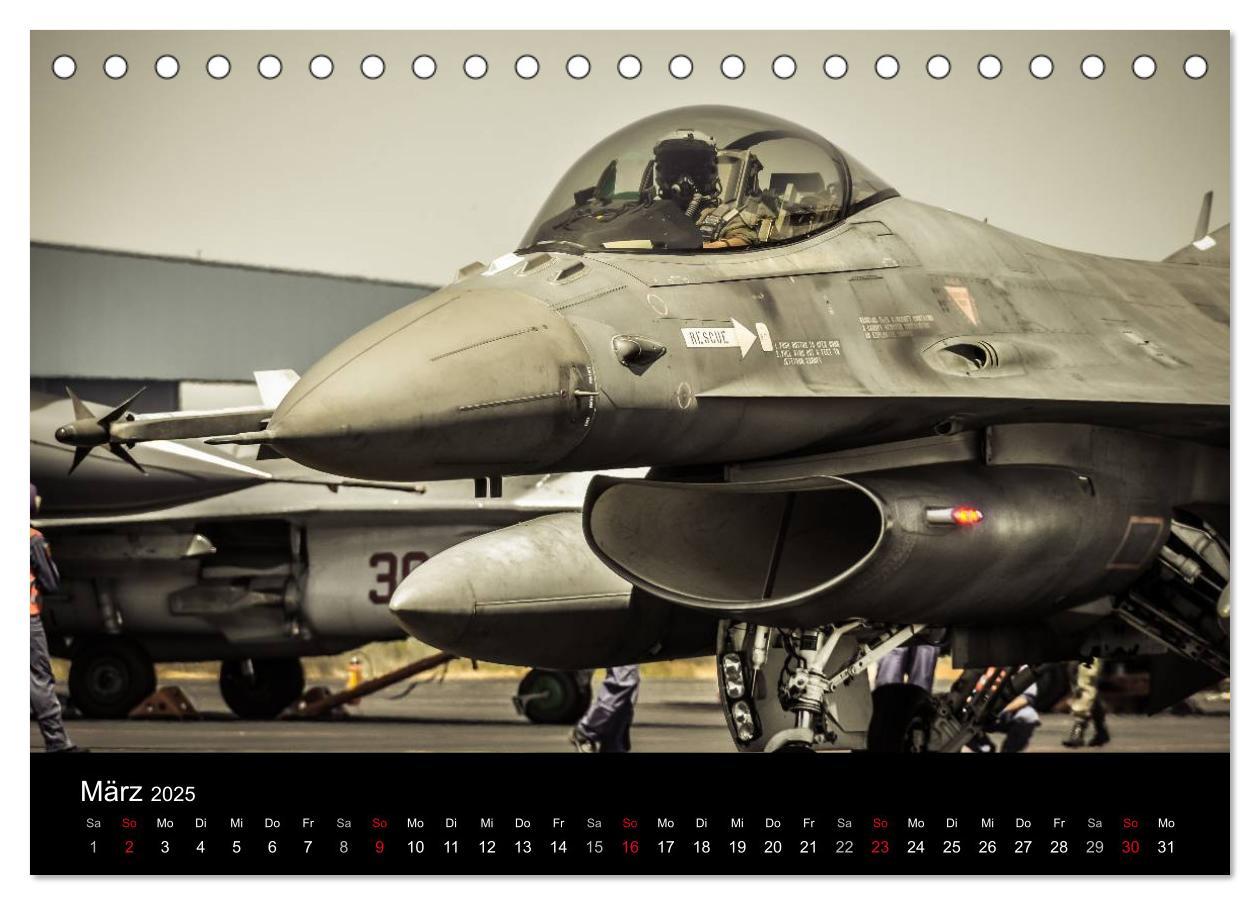 Bild: 9783435728961 | F-16 Fliegende Legende (Tischkalender 2025 DIN A5 quer), CALVENDO...