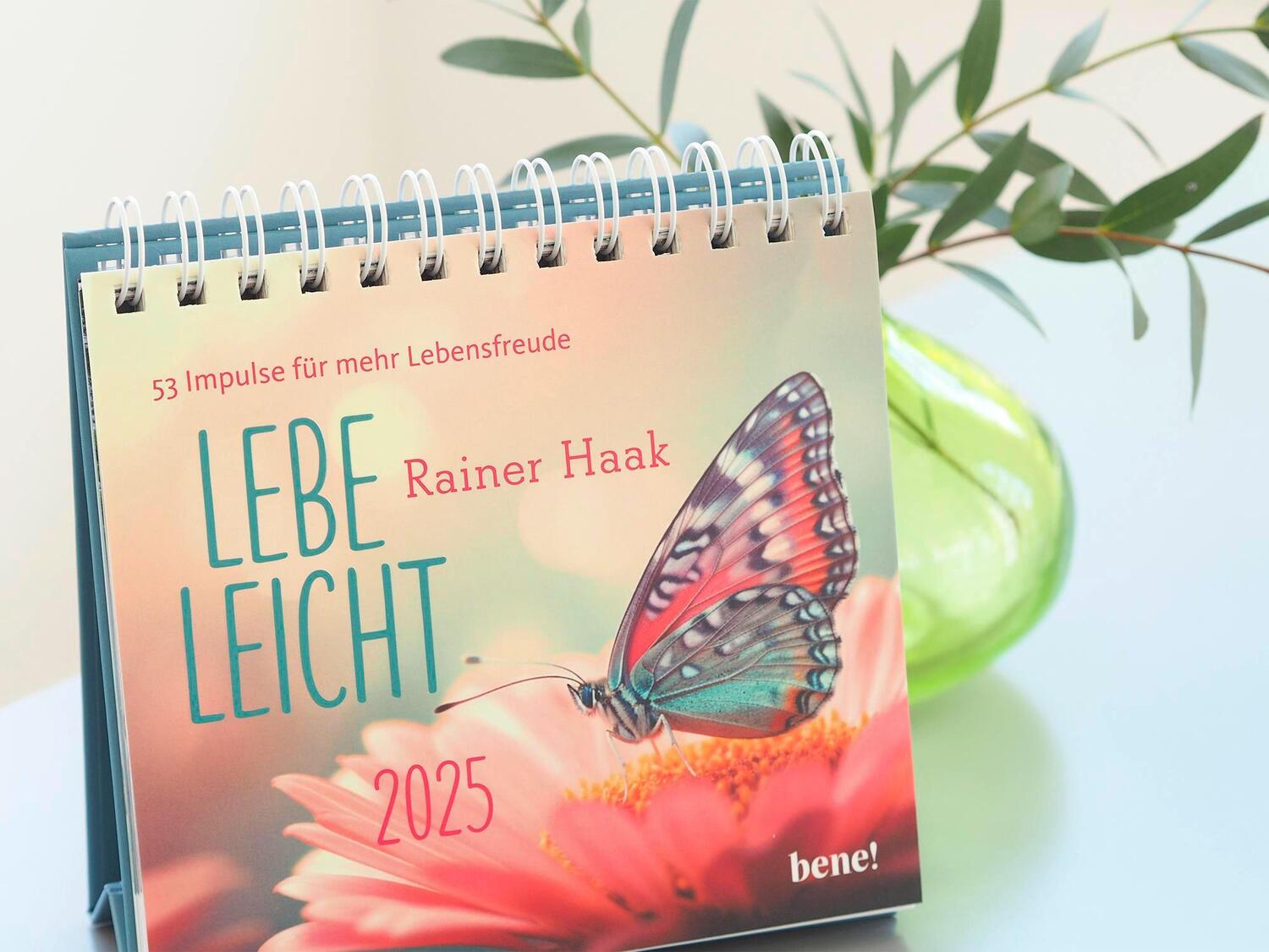 Bild: 4251693903796 | Wochenkalender 2025: Lebe leicht | Rainer Haak | Kalender | 108 S.