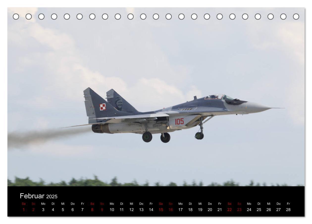 Bild: 9783435347568 | Militärjets (Tischkalender 2025 DIN A5 quer), CALVENDO Monatskalender