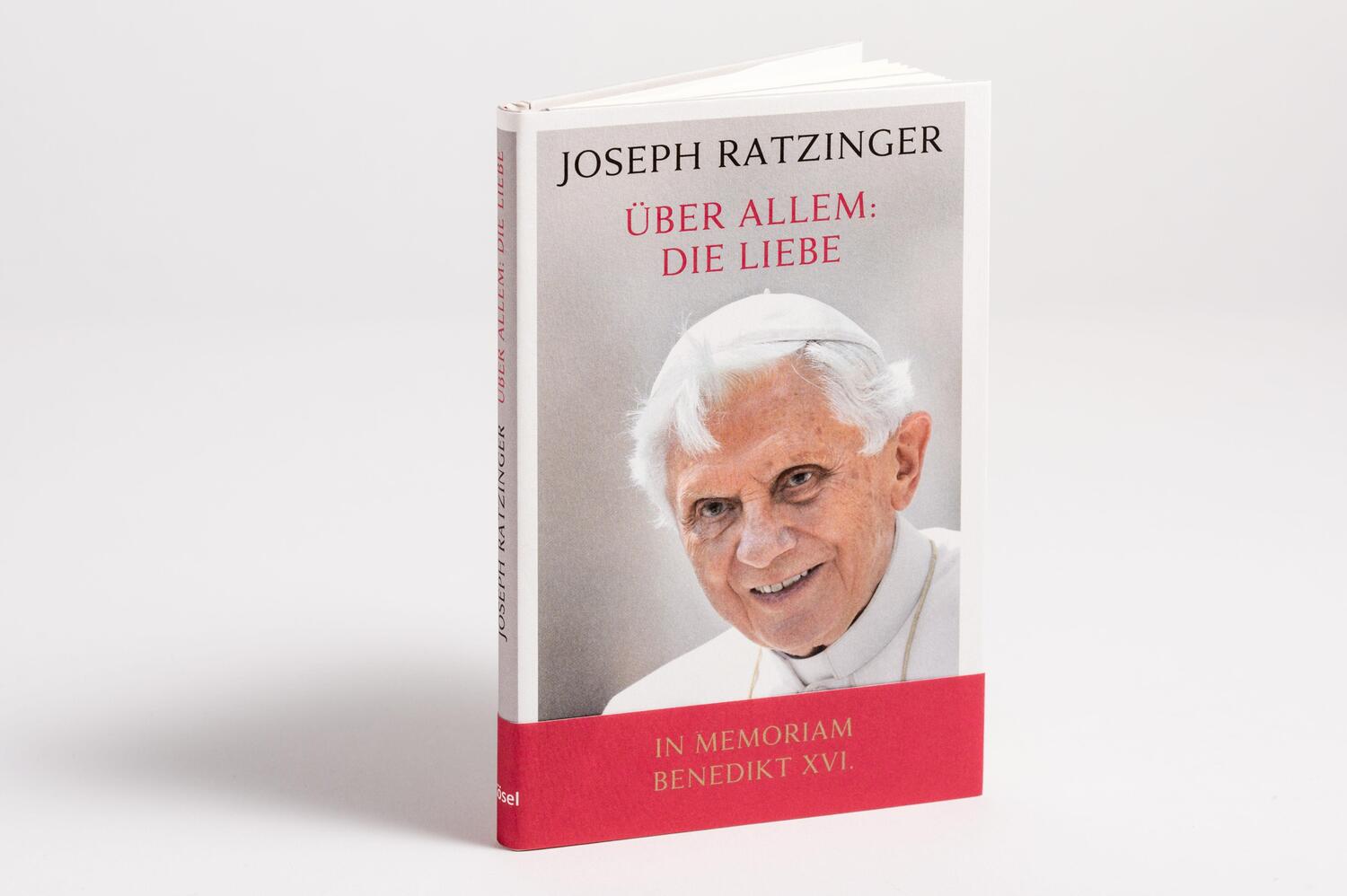 Bild: 9783466371099 | Über allem: Die Liebe | Joseph Ratzinger | Buch | 64 S. | Deutsch