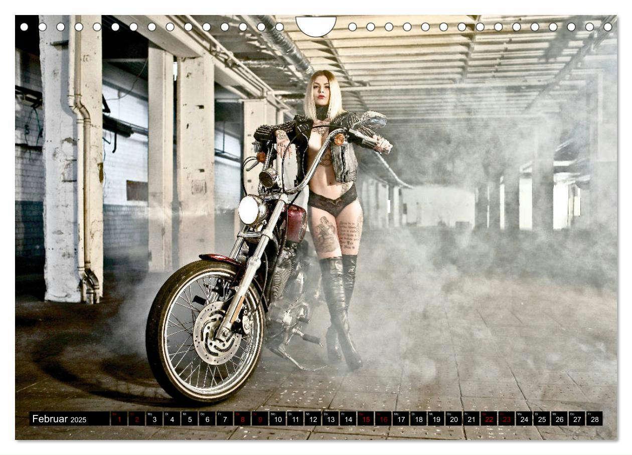 Bild: 9783435115945 | Motorräder und Sexy Girls (Wandkalender 2025 DIN A4 quer), CALVENDO...