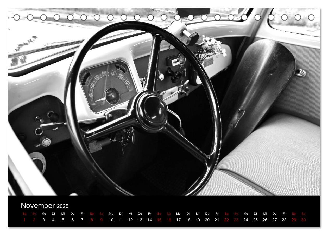 Bild: 9783435436118 | Citroën 11 CV Traction Avant in schwarzweiss (Tischkalender 2025...