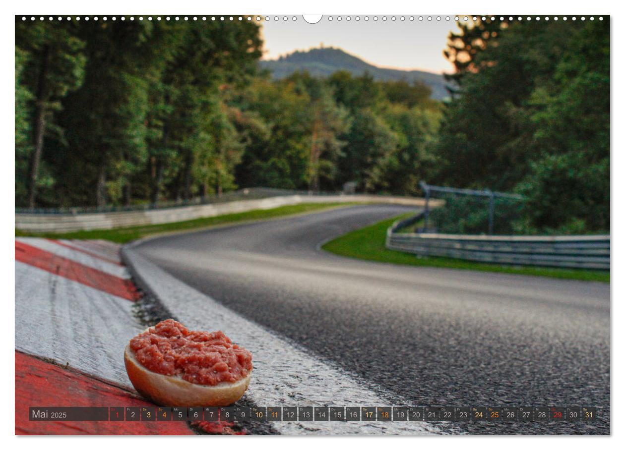 Bild: 9783383894046 | Nürburgring - Mettbrötchenkalender (Wandkalender 2025 DIN A2 quer),...