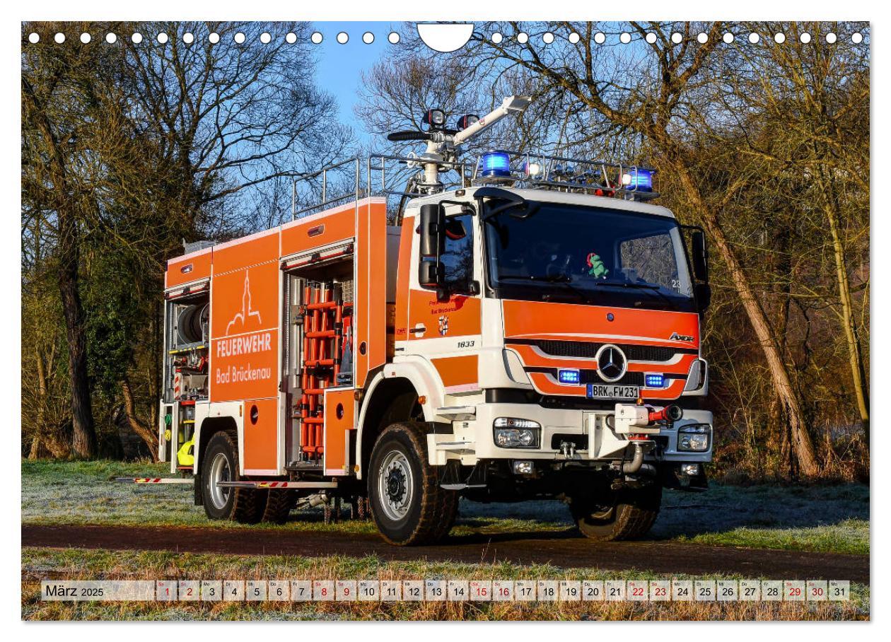 Bild: 9783435165667 | Feuerwehrfahrzeuge (Wandkalender 2025 DIN A4 quer), CALVENDO...