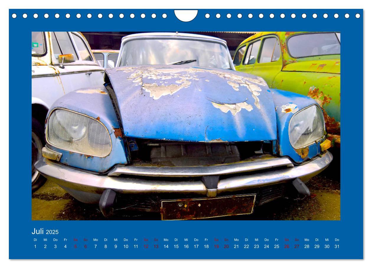 Bild: 9783435212583 | Vergessene Schätze - Oldtimer auf Schrottplätzen (Wandkalender 2025...