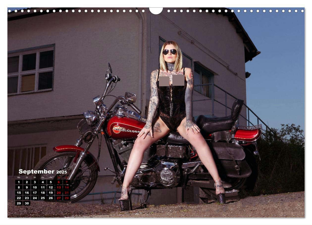 Bild: 9783383964374 | Motorräder und Sexy Girls (Wandkalender 2025 DIN A3 quer), CALVENDO...