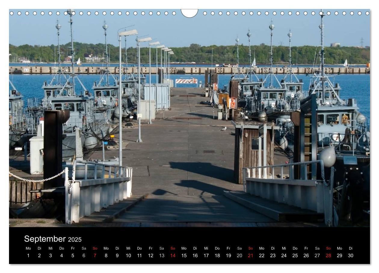 Bild: 9783435733385 | Marinestützpunkt Kiel (Wandkalender 2025 DIN A3 quer), CALVENDO...