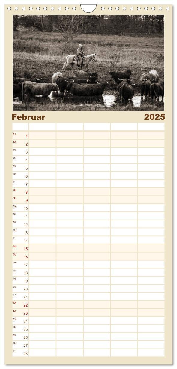 Bild: 9783457115749 | Familienplaner 2025 - Westernreiten mit 5 Spalten (Wandkalender, 21...